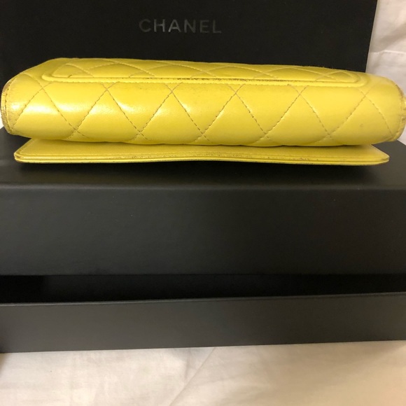 Authentic Chanel 19 Clutch wallet purse lemonade yellow color - Picture 3 of 16